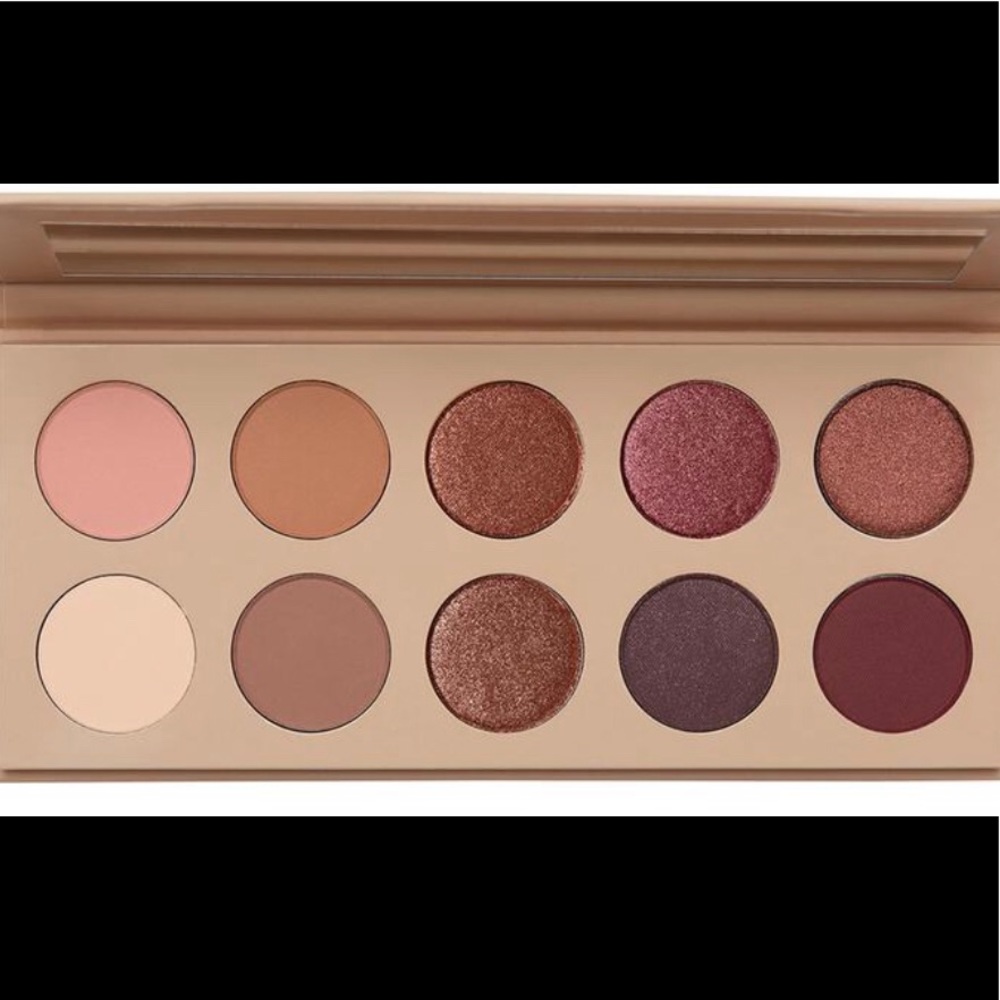 KKW beauty eyeshadow pallet